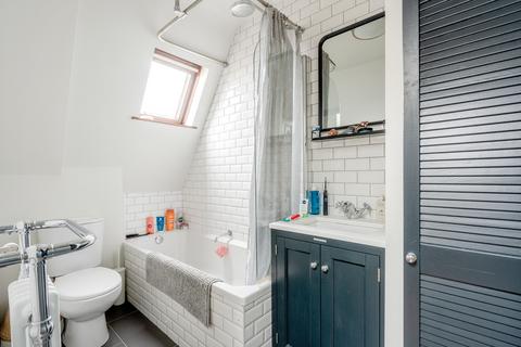 Second Floor Flat, 20 Beaconsfield Road, Clifton, Bristol, BS8 2TS