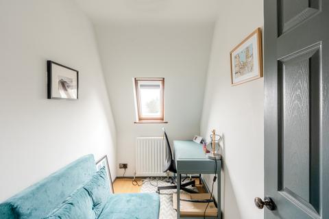 Second Floor Flat, 20 Beaconsfield Road, Clifton, Bristol, BS8 2TS
