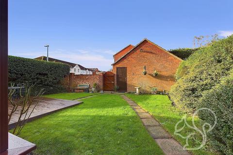 1 Brambledown, West Mersea, Colchester, CO5 8RY