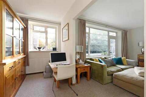 3 bedroom flat for sale, Wimbledon Park Side, London