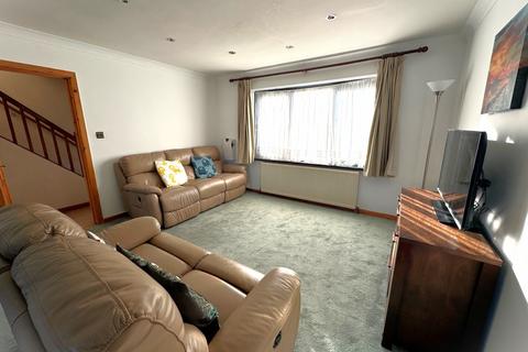 undefined, Victoria Gardens, Hounslow, TW5