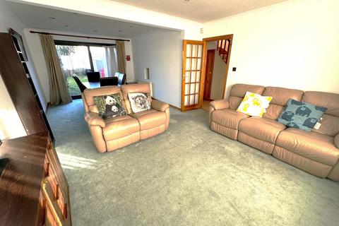 undefined, Victoria Gardens, Hounslow, TW5