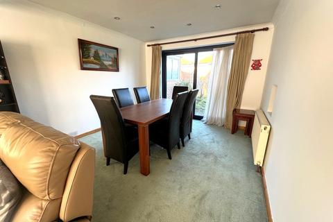 undefined, Victoria Gardens, Hounslow, TW5