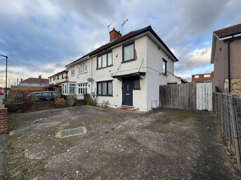 Victoria Gardens, Hounslow, TW5 9 DE