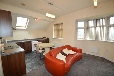 2 bedroom flat to rent, Devonshire Place, Prestwich, M25