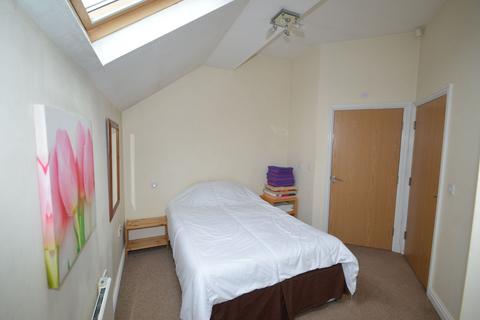 2 bedroom flat to rent, Devonshire Place, Prestwich, M25