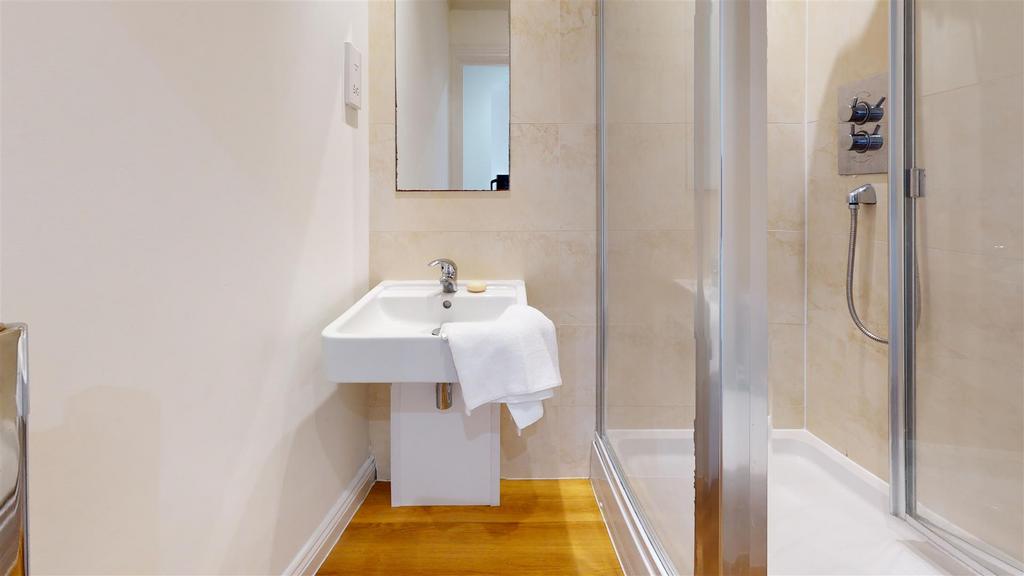 Bathroom (6).jpg