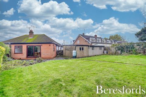 2 bedroom bungalow for sale, Alderton Close, Pilgrims Hatch, CM15