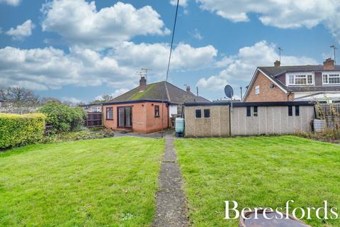 2 bedroom bungalow for sale, Alderton Close, Pilgrims Hatch, CM15