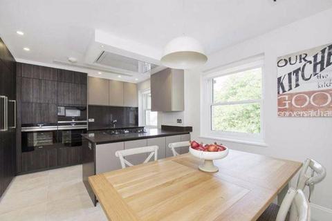 4 bedroom apartment to rent, Arkwright Road, Hampstead NW3