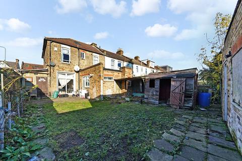 4 bedroom end of terrace house for sale, Felbrigge Road, Ilford IG3