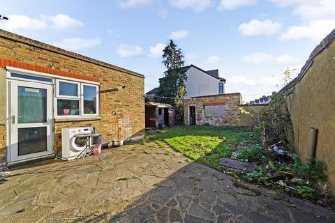 4 bedroom end of terrace house for sale, Felbrigge Road, Ilford IG3