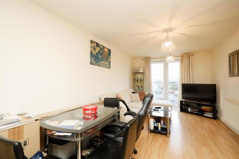 1 bedroom flat for sale, Waxlow Way, Northolt