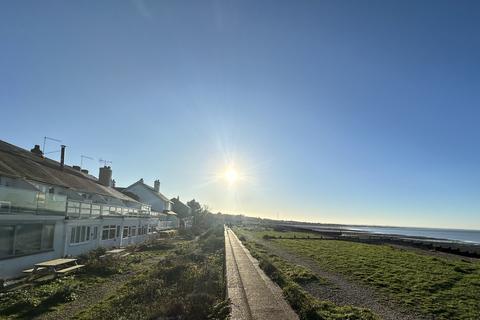 2 bedroom terraced house to rent, West Beach, Whitstable