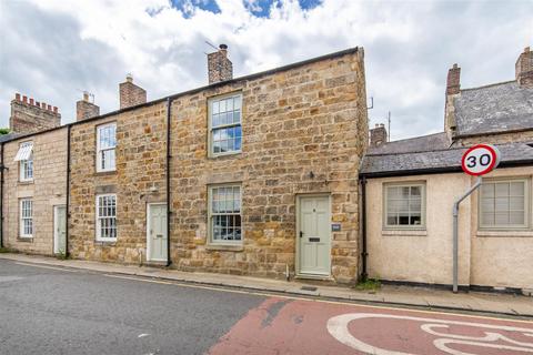 3 bedroom terraced house to rent, Giles Place, Hexham