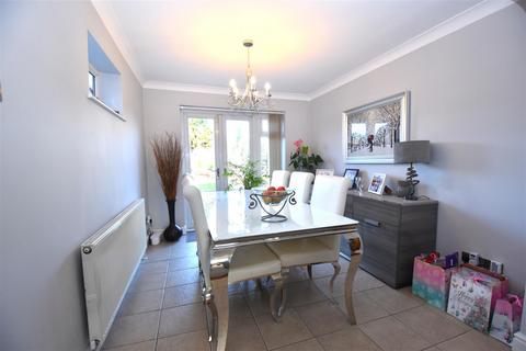 3 bedroom semi-detached house for sale, Rectory Avenue, Rochford