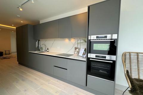 2 bedroom flat for sale, BALLARDS LANE, FINCHLEY. N3