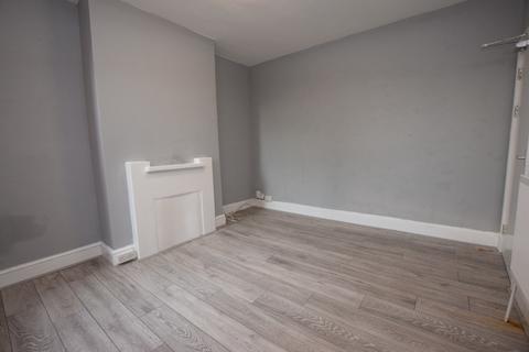 4 bedroom terraced house to rent, Overstone Road, Northampton NN1