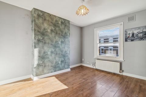 1 bedroom flat for sale, Brackenbury Gardens, London