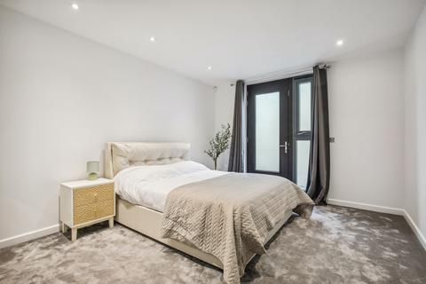 5 bedroom terraced house for sale, Gunnersbury Mews, London