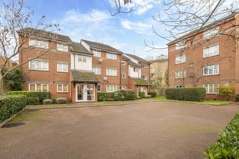 1 bedroom flat for sale, Henley Drive, London