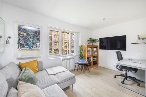 36 Henley Drive, London, SE1 3AP