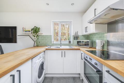 36 Henley Drive, London, SE1 3AP