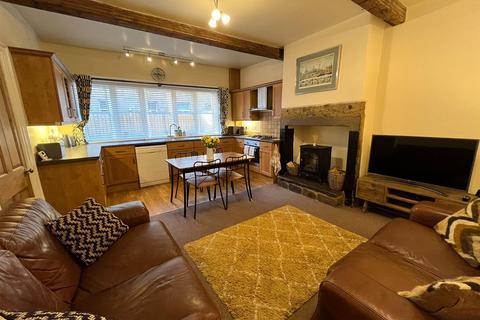 4 bedroom terraced house for sale, Huddersfield Road, Holmfirth HD9