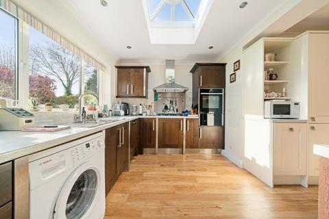 37 Cavendish Drive, Claygate, Esher, KT10 0QE
