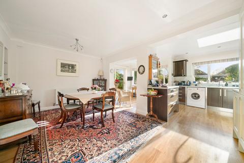 37 Cavendish Drive, Claygate, Esher, KT10 0QE