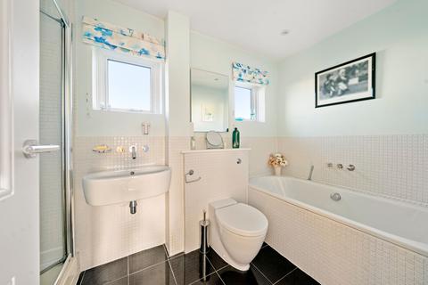 37 Cavendish Drive, Claygate, Esher, KT10 0QE