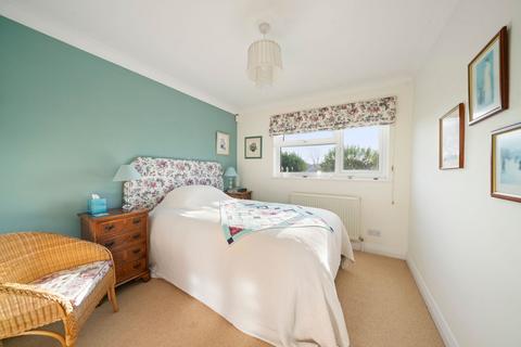 37 Cavendish Drive, Claygate, Esher, KT10 0QE