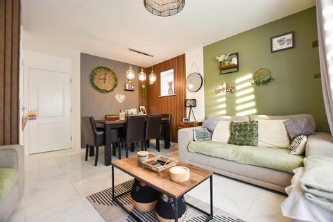 4 Murdock Grove, Wouldham, Rochester, ME1 3GZ