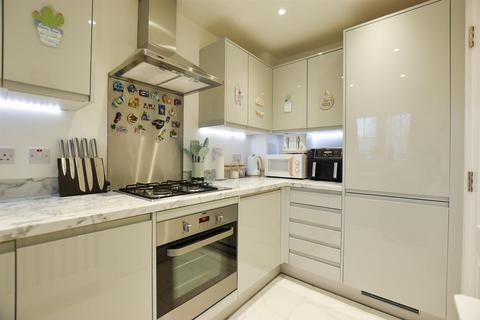 4 Murdock Grove, Wouldham, Rochester, ME1 3GZ