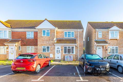 2 bedroom flat for sale, Halifax Way, Christchurch BH23