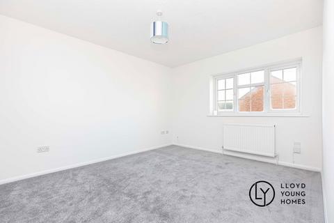 2 bedroom flat for sale, Halifax Way, Christchurch BH23