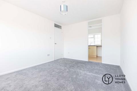 2 bedroom flat for sale, Halifax Way, Christchurch BH23