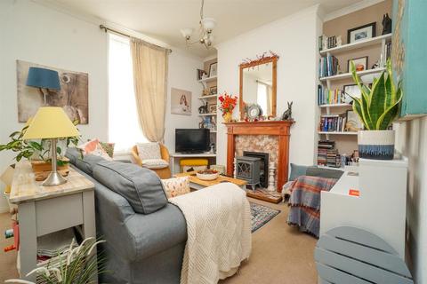 2 bedroom flat for sale, High Street, Old Town, Hastings