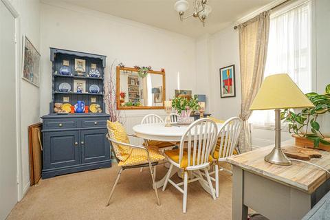 2 bedroom flat for sale, High Street, Old Town, Hastings