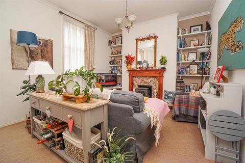 2 bedroom flat for sale, High Street, Old Town, Hastings