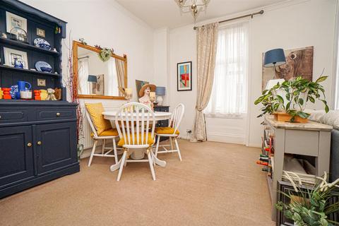 2 bedroom flat for sale, High Street, Old Town, Hastings