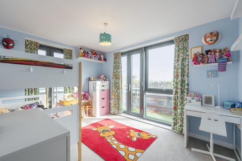 2 bedroom flat for sale, Cicely Williams Court, 8 Gibbs Lane, London