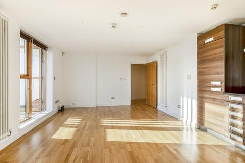 2 bedroom flat to rent, Old Woolwich Road London SE10