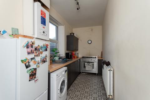 2 bedroom terraced house for sale, Almondbury Bank, Huddersfield HD5