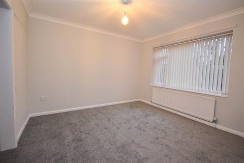 3 bedroom semi-detached house to rent, Davenport Drive, Gosforth