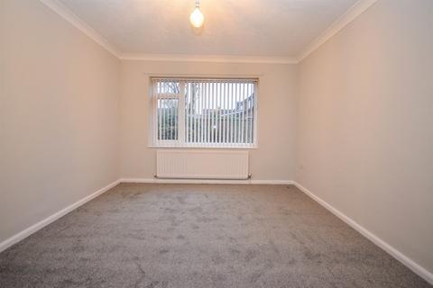 3 bedroom semi-detached house to rent, Davenport Drive, Gosforth