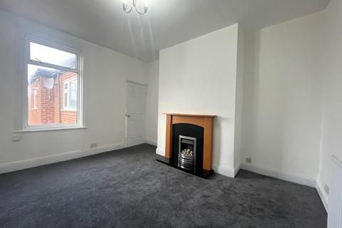 3 bedroom flat to rent, Brabourne Street, South Shields