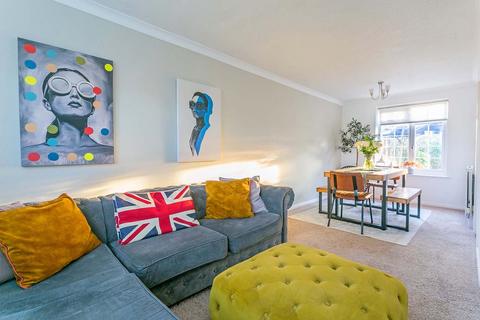 73 Cranbrook Drive, Maidenhead, SL6 6SR