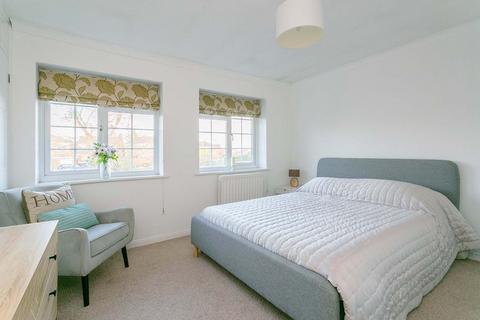 73 Cranbrook Drive, Maidenhead, SL6 6SR