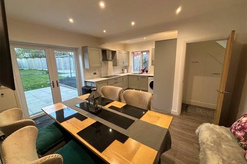 3 bedroom end of terrace house for sale, Stanhope Drive, Leeds LS18